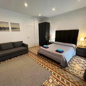  Bed and breakfast On Balmes